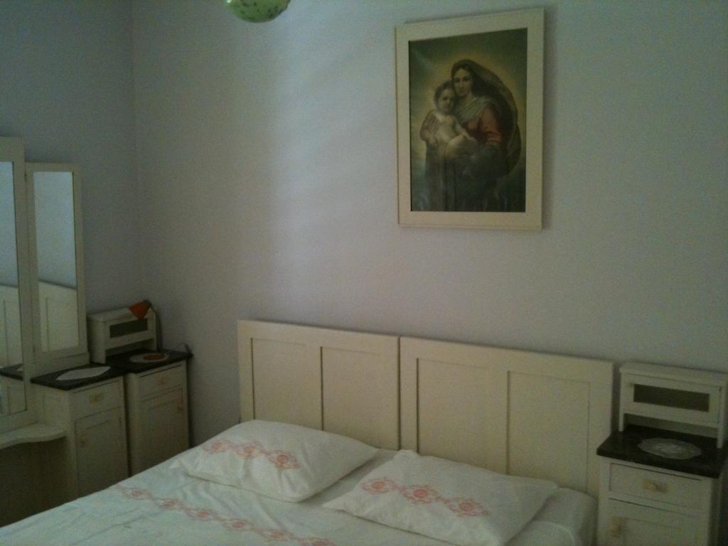Hostel Guesthouse Mira Omiš Rum bild