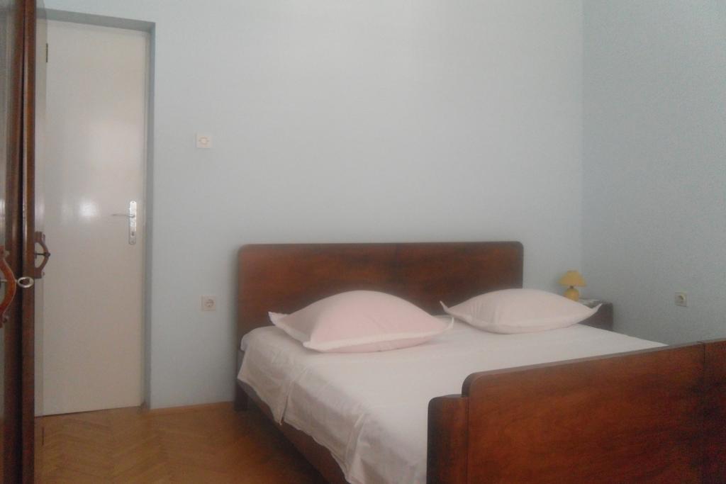 Hostel Guesthouse Mira Omiš Rum bild