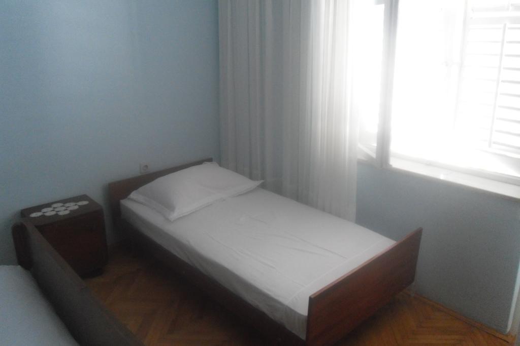 Hostel Guesthouse Mira Omiš Rum bild